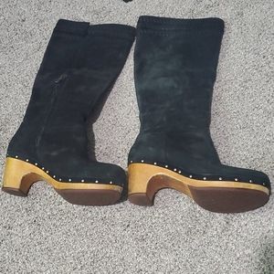 SZ 7 UGG tall black boots